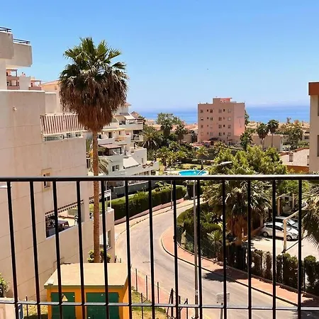 Benalmadena Costa Malaga Apartamento Muy Acogedor Con Vistas Al Mar Terraza Gigante Para Verano E Invierno Parking Exterior photo