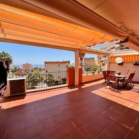 Benalmadena Costa Malaga Apartamento Muy Acogedor Con Vistas Al Mar Terraza Gigante Para Verano E Invierno Parking Exterior photo